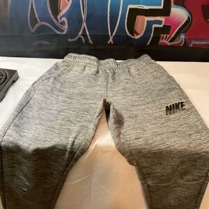 Boys Size M (10-12) Nike Activewear Jogging Pants